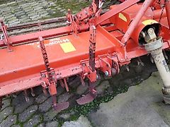 Howard Queckenschleuder mit 90 Stacheln Howard Bodenfräse 255 cm Arbeitsbreite HA255 WZ mit Pakerwalze & Hitch ideal für steinige Flächen