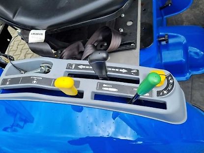 New Holland Boomer 25