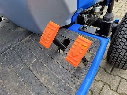 New Holland Boomer 25