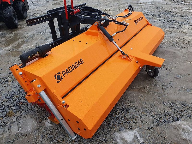PADAGAS FOX Kehrmaschine Hoflader Radlader Traktor Bema