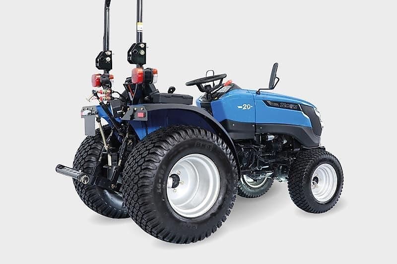 Solis 20 Frontlader / Ackerstollenbereifung / STVO / Allrad