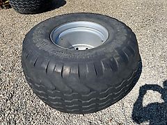 Vredestein Flotation + in der Größe 700/45-22,5 auf einer 10-Loch Felge mit ET - 50, 281 / 335