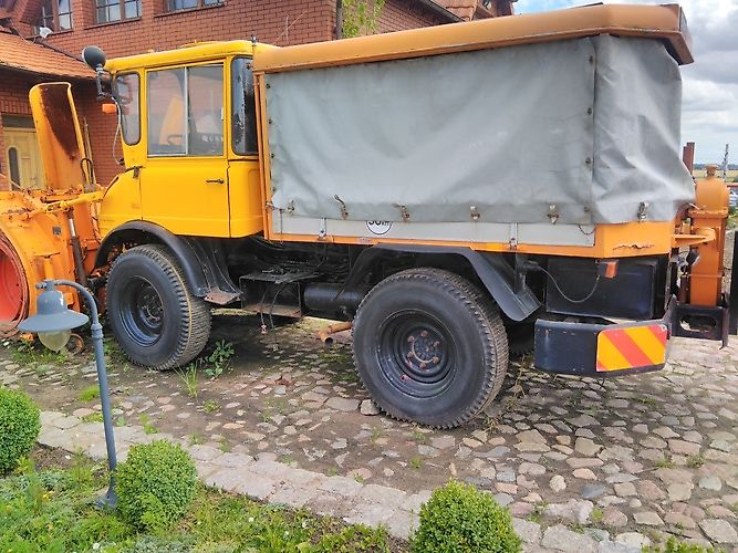 Mercedes-Benz Unimog 406