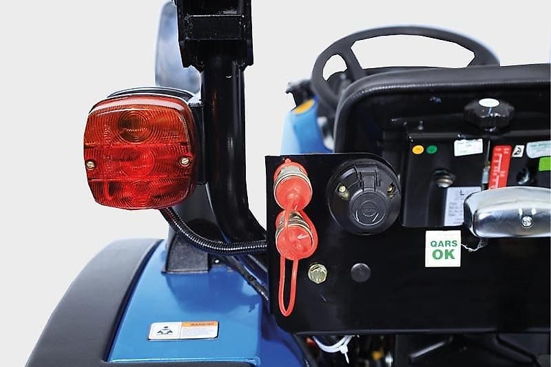 Solis 26 Seitenschaltung Frontlader Galaxy Pro Bereifung 4x4