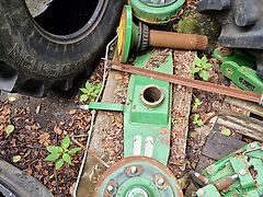 John Deere 678