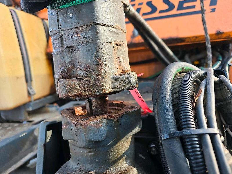 Küpper-Weisser IMSSM Salzstreuer mit Aufbaumotor 5m3