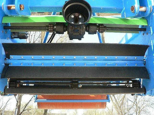 HOLARAS PROFI ; Arbeitsbreiten 1200mm; 1350mm; 1500mm; 1650mm;1800mm ;2050mm , mit 2 Rodebaender , vierkant Rodewelle