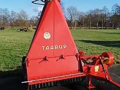 Taarup Orginal Taarup 145 cm Grashäcksler Ernte aus dem stehendem Bestand ohne Bodenkontakt auf Erntewagen Häckselwagen Grünfutterernte aus dem Bestand Ideal für Kleegrasfütterung von Milchkühen im Biobereich Grünfutter für Schweinefütterung