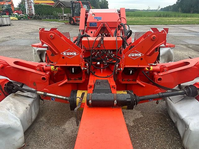Kuhn FC 883 FF& Fc 313 F-FF Triple maaier