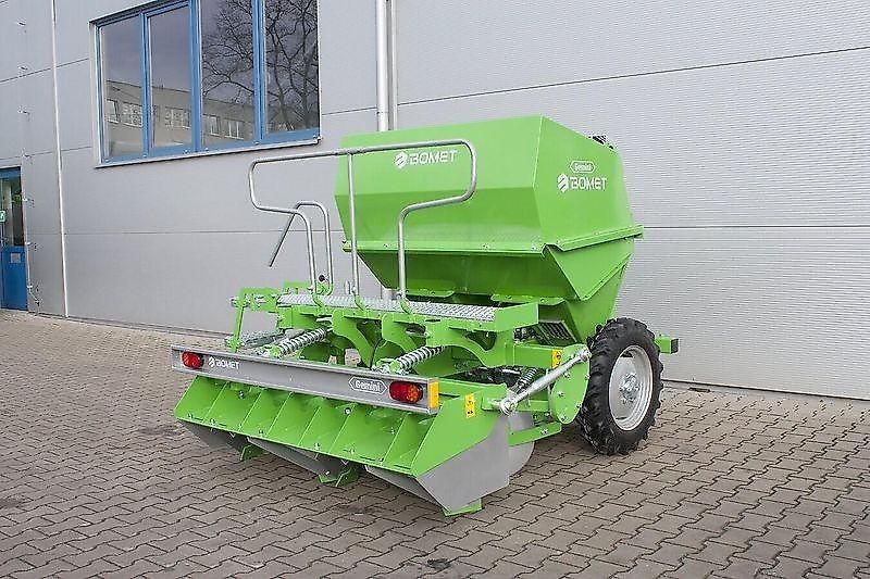 Bomet Kartoffelpflanzmaschine / Potato planter / Planteuse de pomme de terre / Piantapatate / Plantadora automática de patatas / Картофелесажалка / Sadzarka ziemniaków