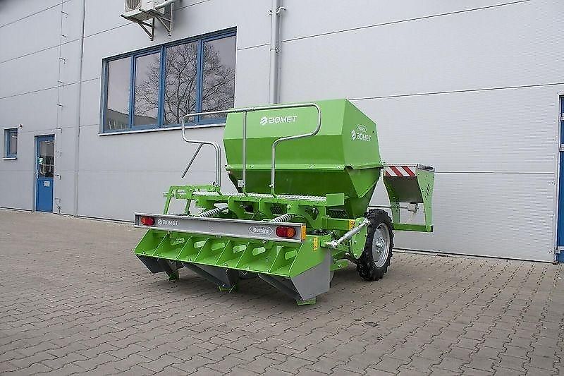 Bomet Kartoffelpflanzmaschine / Potato planter / Planteuse de pomme de terre / Piantapatate / Plantadora automática de patatas / Картофелесажалка / Sadzarka ziemniaków