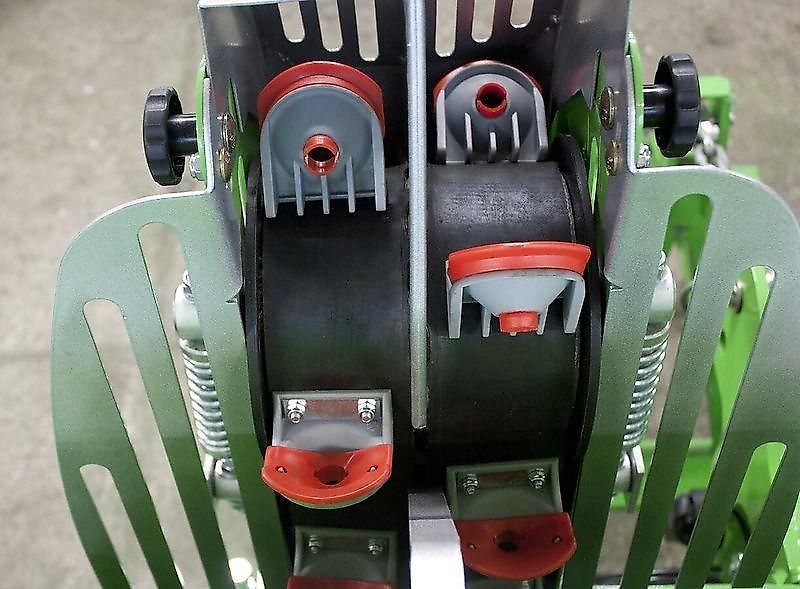 Bomet Kartoffelpflanzmaschine / Potato planter / Planteuse de pomme de terre / Piantapatate / Plantadora automática de patatas / Картофелесажалка / Sadzarka ziemniaków