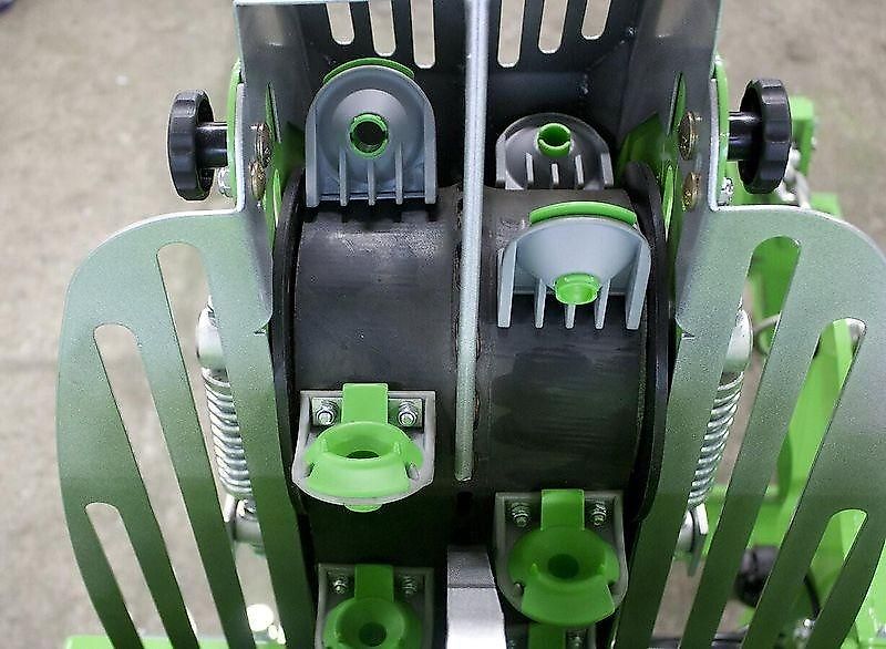 Bomet Kartoffelpflanzmaschine / Potato planter / Planteuse de pomme de terre / Piantapatate / Plantadora automática de patatas / Картофелесажалка / Sadzarka ziemniaków