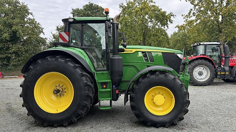 John Deere 6M240