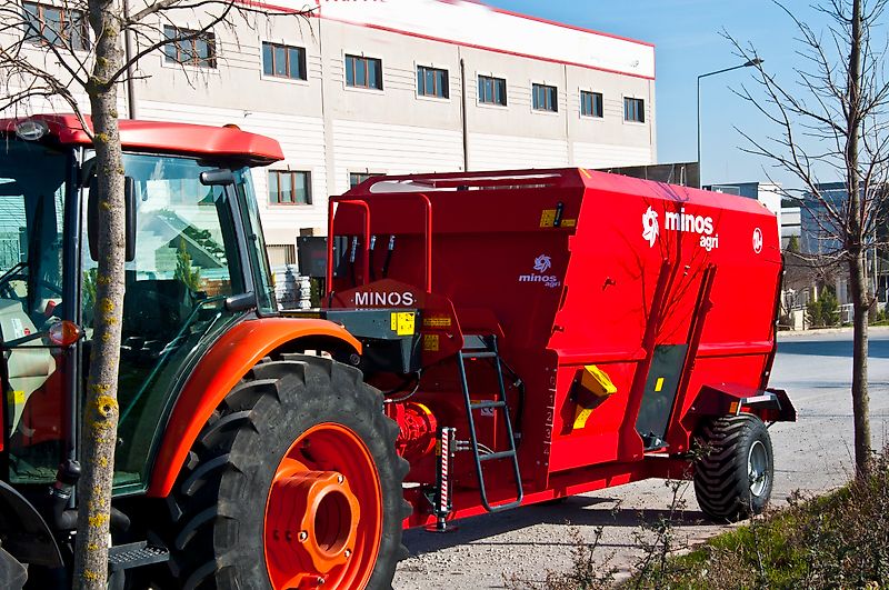 Minos Agri Futtermischwagen T-YYKM 10
