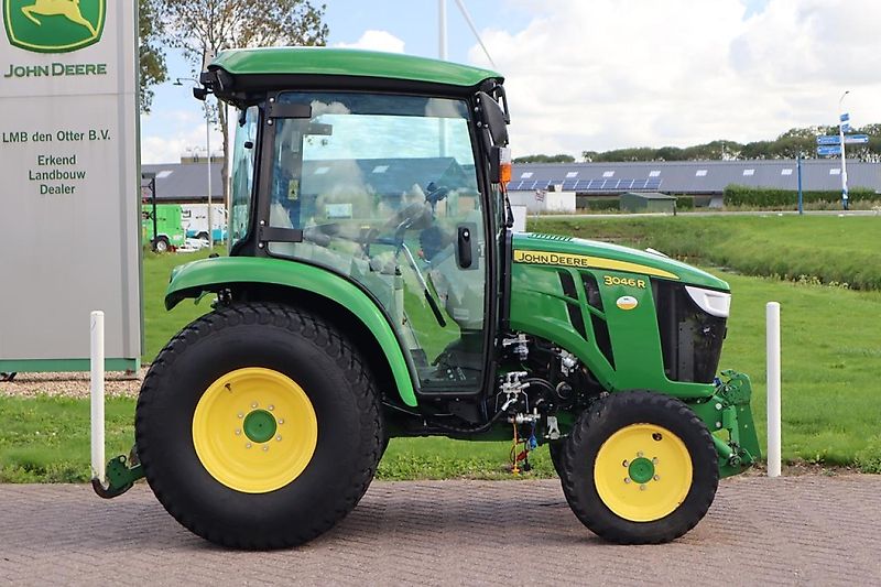John Deere 3046R TRACTOR