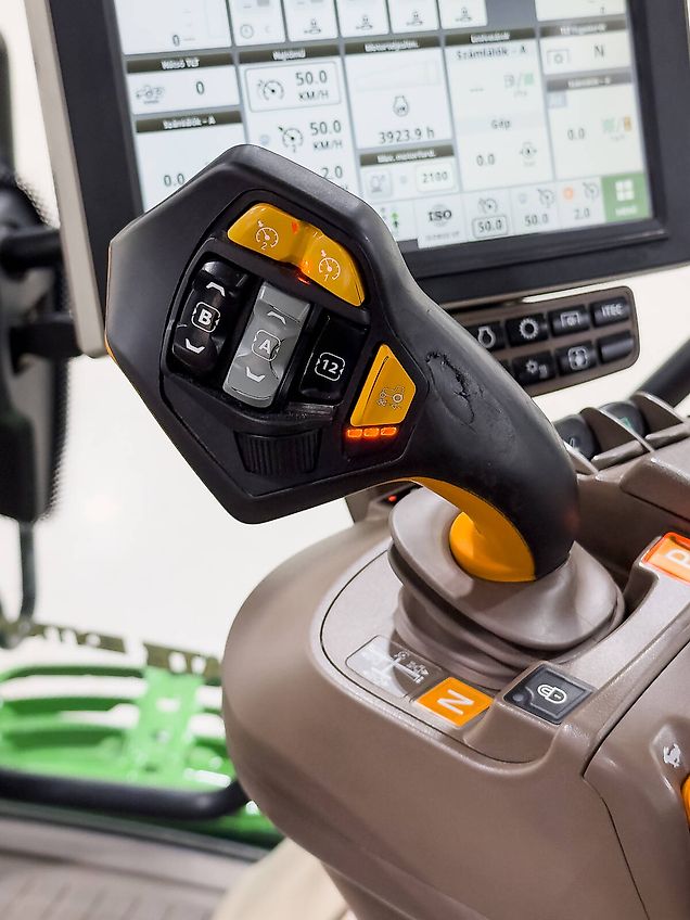 John Deere 6215R AutoPowr IVT 50 km/h, axle suspension, cab suspension, SF7500 AutoTrac, air brake, CommandPro