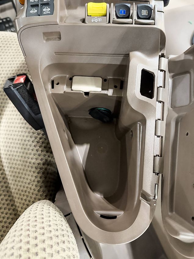 John Deere 6215R AutoPowr IVT 50 km/h, axle suspension, cab suspension, SF7500 AutoTrac, air brake, CommandPro