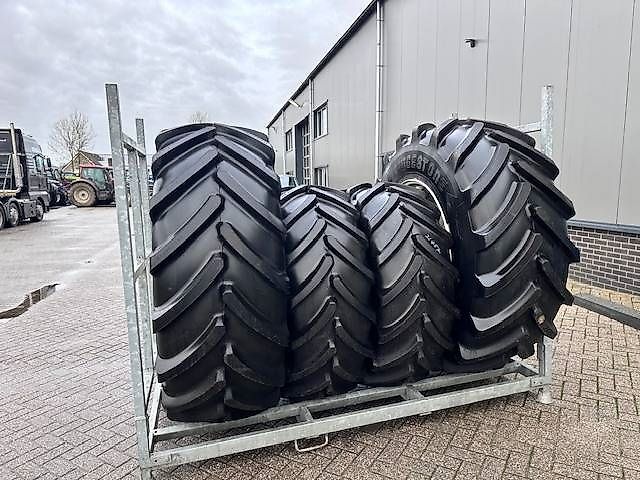 Bridgestone 650/65 R38 + 540/65 R28 VF
