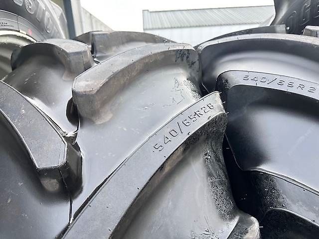 Bridgestone 650/65 R38 + 540/65 R28 VF