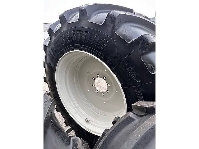 Bridgestone 650/65 R38 + 540/65 R28 VF