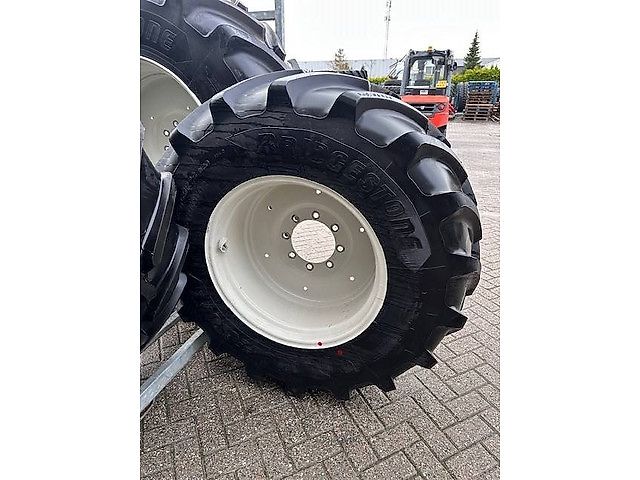 Bridgestone 650/65 R38 + 540/65 R28 VF