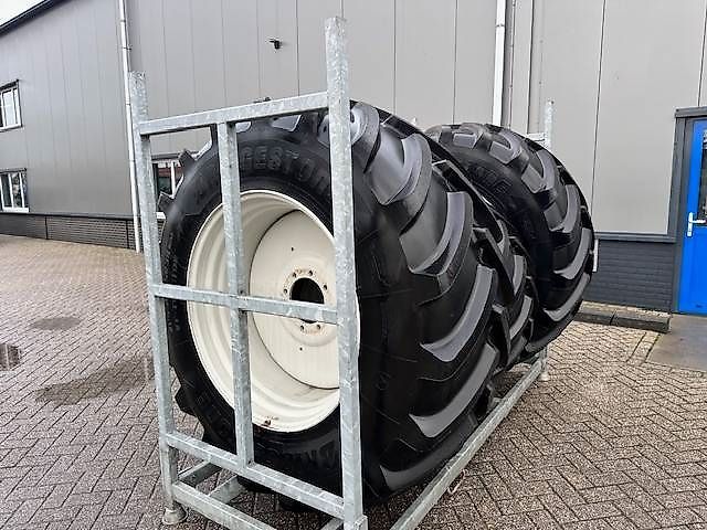 Bridgestone 650/65 R38 + 540/65 R28 VF