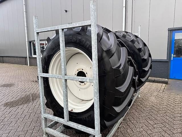 Bridgestone 650/65 R38 + 540/65 R28 VF