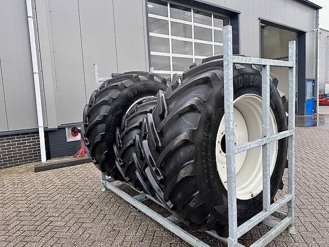 Bridgestone 650/65 R38 + 540/65 R28 VF