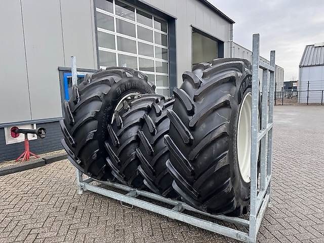 Bridgestone 650/65 R38 + 540/65 R28 VF