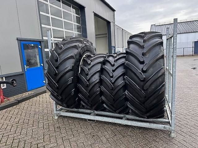 Bridgestone 650/65 R38 + 540/65 R28 VF