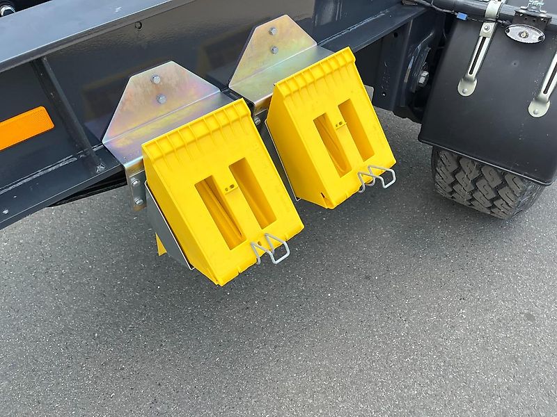 WIELTON PRD-1 mit Hydraulik 40 km/h