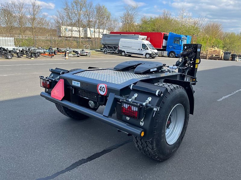 WIELTON PRD-1 mit Hydraulik 40 km/h