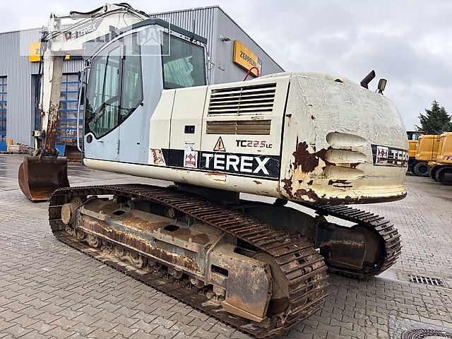 Terex TC225LC