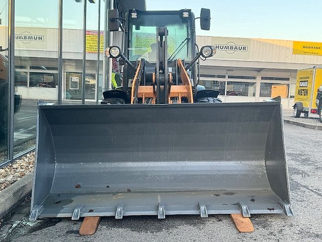 Case 121F Radlader Allrad Baumaschine NEUWERTIG