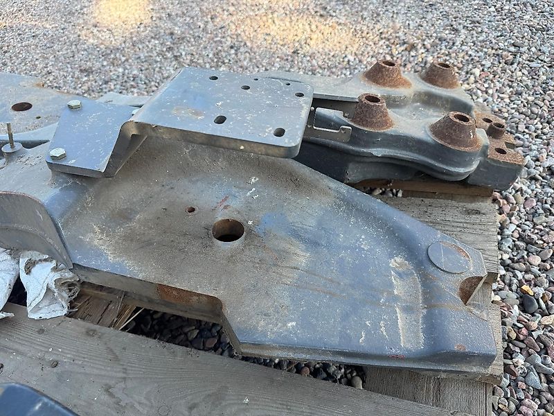 Fendt Frontlader-Anbaukonsolen ACW003418, 8er Serie, evtl. auch Massey Ferguson