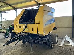 New Holland BR7070