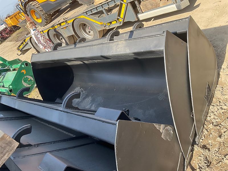 Rhino X BUCKETS - 7FT.6INS