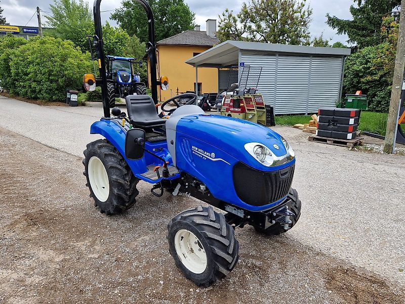 New Holland Boomer 25