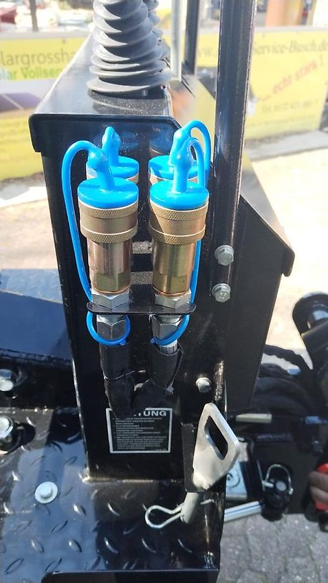 Atlas Anbaubagger System Atlas Schlepperanbau in Dreipunkt mit seperatem Sitzplatz für optimalen Blick auf den Grabenlöffel Schwenkung rechts/links siehe auch Video in dieser Anzeige