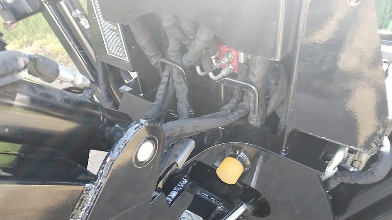 Atlas Anbaubagger System Atlas Schlepperanbau in Dreipunkt mit seperatem Sitzplatz für optimalen Blick auf den Grabenlöffel Schwenkung rechts/links siehe auch Video in dieser Anzeige