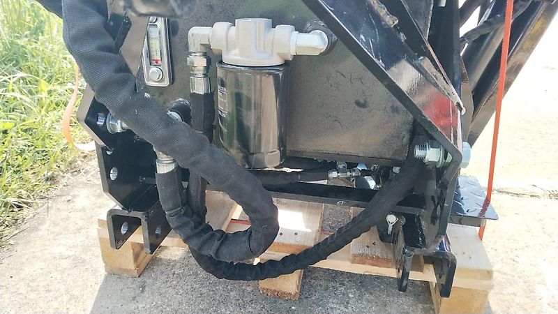 Atlas Anbaubagger System Atlas Schlepperanbau in Dreipunkt mit seperatem Sitzplatz für optimalen Blick auf den Grabenlöffel Schwenkung rechts/links siehe auch Video in dieser Anzeige