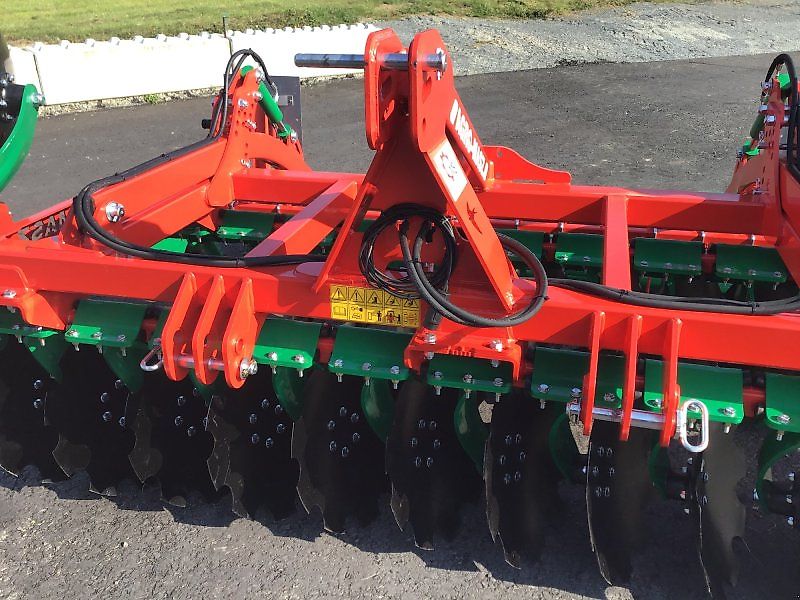 AGRO-MASZ BT 30 3m Arbeitsbreite Beleuchtung