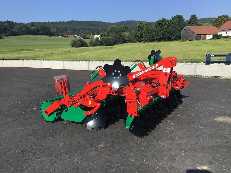 AGRO-MASZ BT 30 3m Arbeitsbreite Beleuchtung