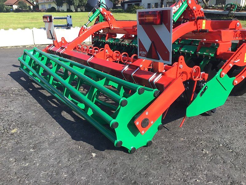 AGRO-MASZ BT 30 3m Arbeitsbreite Beleuchtung