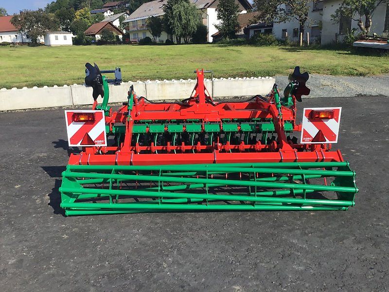 AGRO-MASZ BT 30 3m Arbeitsbreite Beleuchtung