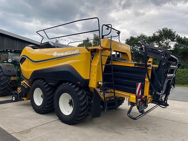 New Holland BB 1290 High Density CropCutter