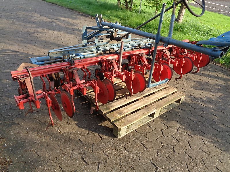 Rau Hacke 6 Reihig Gänsefußschare mit Pilotensitz