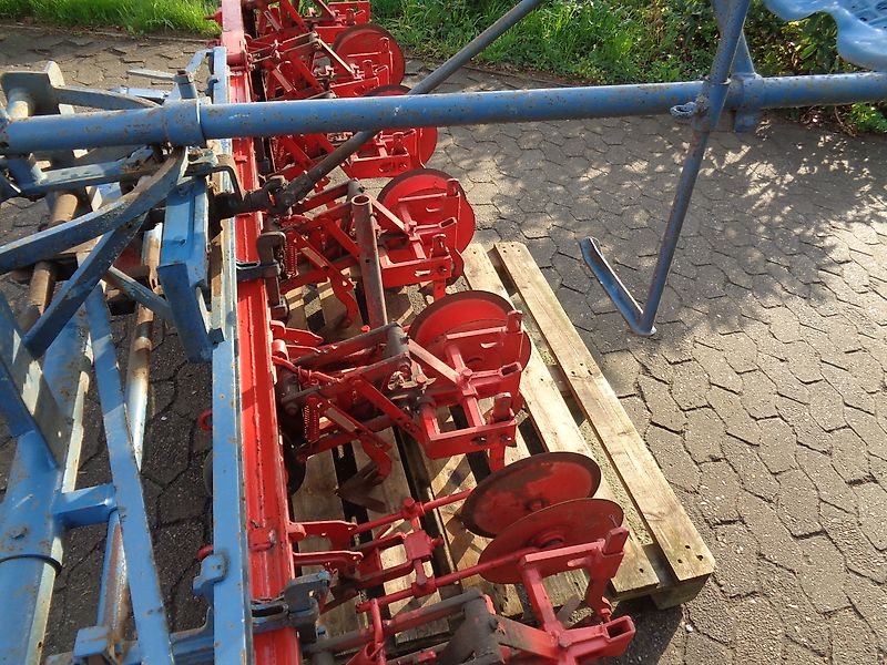 Rau Hacke 6 Reihig Gänsefußschare mit Pilotensitz