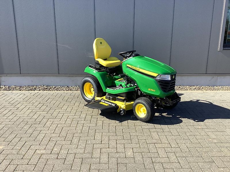 John Deere X590